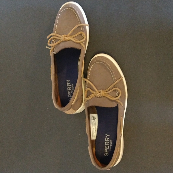 VGUC. Sperry topsider size 6.5. - Picture 3 of 7